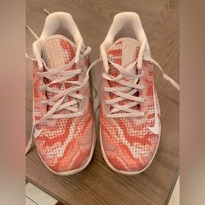 The Nike Metcon 6 only worn once and in tip top shape